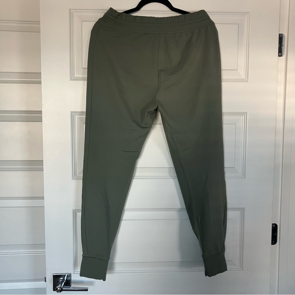Yogalicious Women's Olive Green Jogger Pants Size Medium 2026-1e9 - Picture 3 of 3